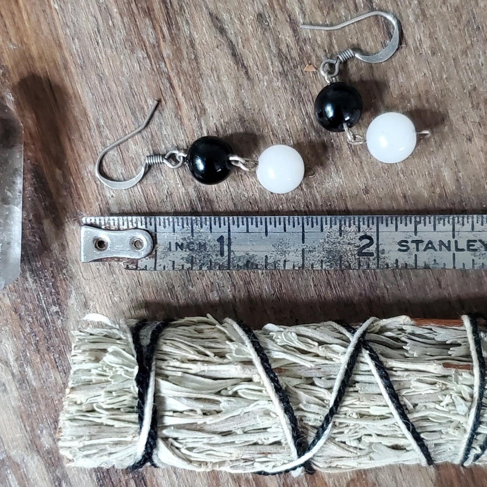 white quartz black onyx crystal ball boho earrings - Picture 6 of 7